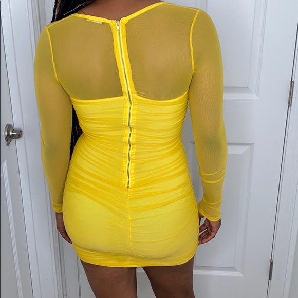 YELLOW BODYCON FASHION NOVA DRESS - Picture 3 of 5